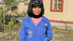 ذكرى - شابة من الأنبار تحلم بأن تصبح مصورة