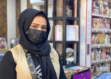 تمكنت ياسمين من افتتاح صالونها الخاص بفضل كاريتاس جمهورية التشيك وبرنامج الأمم المتحدة الإنمائي