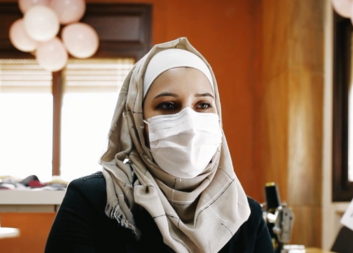 أجبرت الحرب إيبا من سوريا، على مغادرة منزلها. ساعدتها كاريتاس في بدء عمل تجاري خاص بها