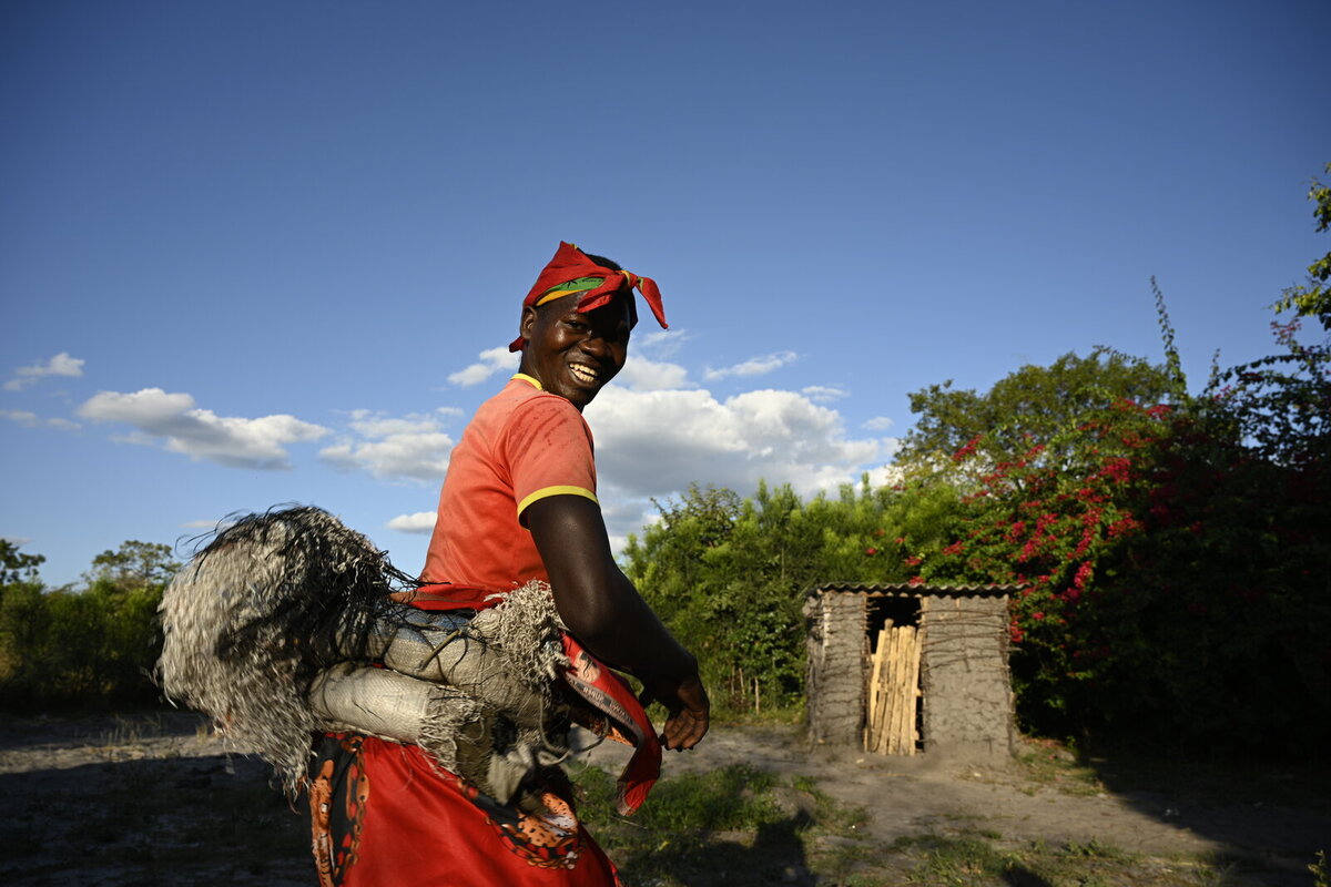 في زامبيا، 95 في المائة من سكان البلاد هم من المسيحيين في زامبيا، 95 في المائة من سكان البلاد هم من المسيحيين
