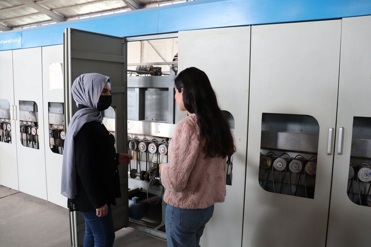 دياري أصبحت الآن أكثر ثقة وتحمل مسؤولية مالية عن عائلتها دياري أصبحت الآن أكثر ثقة وتحمل مسؤولية مالية عن عائلتها