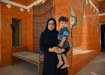 تستطيع مُنى من العراق أن توفر لعائلتها كربة بيت بفضل منظمة كاريتاس جمهورية التشيك