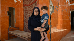 تستطيع مُنى من العراق أن توفر لعائلتها كربة بيت بفضل منظمة كاريتاس جمهورية التشيك