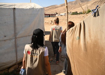 ستة أسباب تجعل المرأة مهمة في المساعدات الإنسانية