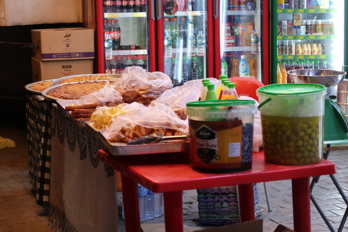 متجر محلي في أربيل، كردستان العراق، خلال شهر رمضان متجر محلي في أربيل، كردستان العراق، خلال شهر رمضان
